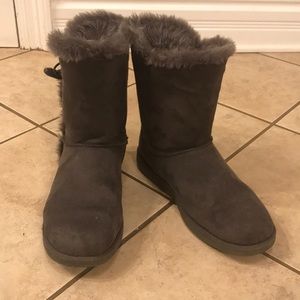 Fur boots